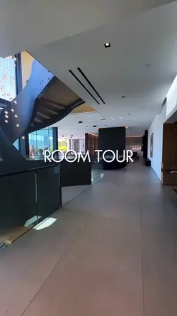 ROOM TOUR