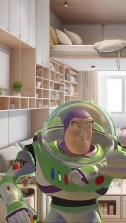 Recut | Buzz l’éclair 