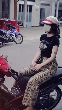 CÂU NÓI + MÀU