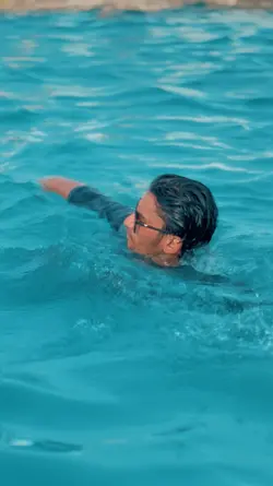 Swimming pool slowmo
