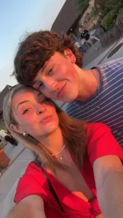 ai hug effect 