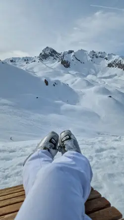 Ski with friends