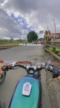 Keluar jalan jalan