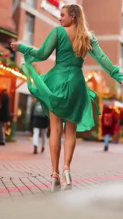 Slowmo fashion Nova 