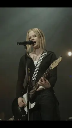 Avril L | Sk8er Boi