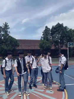 baru masuk kelas 10