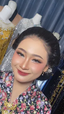 Transisi makeup