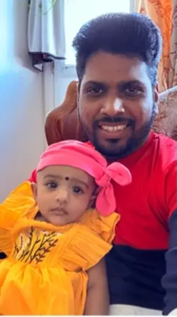 யார் அந்த ரோஜா பூ என் 