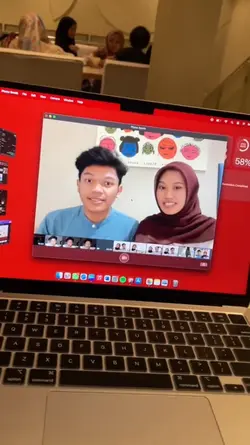 KELUAR DARI LAYAR