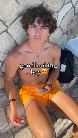 Good looking boy😍