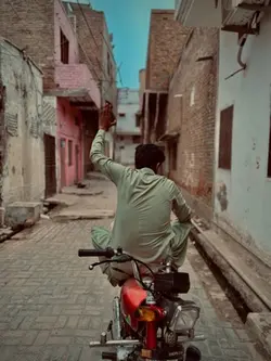 Trending Sariki Song