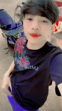 បំភ្លេចមិត្តស្រែៗម្នាក់នេះចោលចុះសម្លាញ់…