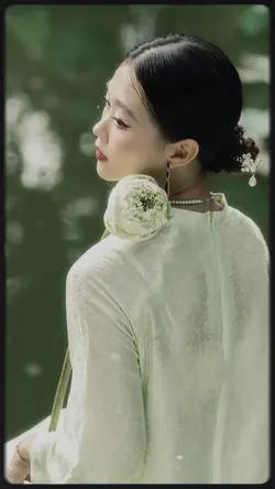 Ngắm hạt mưa rơi ...