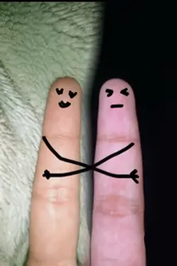 Couple finger trend 
