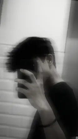 blur hitam putih