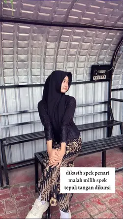 dikasih spek penari