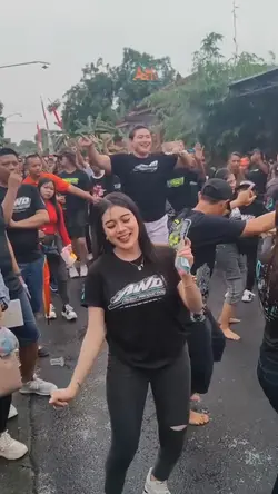 Cinta merah jambu