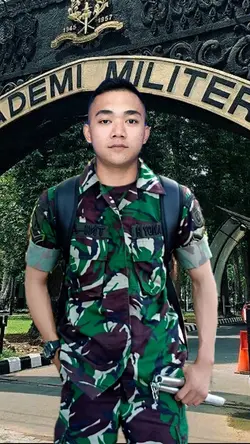 PAKE SERAGAM TNI