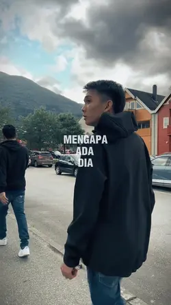 mengapa ada dia