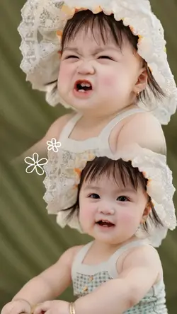 Mẫu em bé 2 ảnh