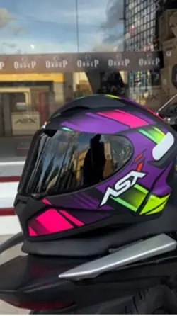 Capacete esportivo 