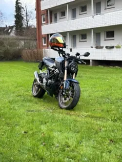 Honda cb125r
