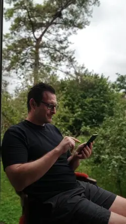 Scrolling phone 