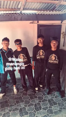 JJ 3 FOTO X LIRIK