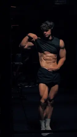 MUSCLE POSE