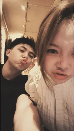 1 pic + màu 