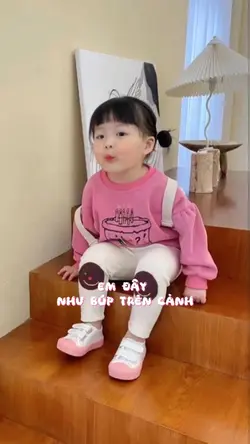 Mẫu em bé dễ thương