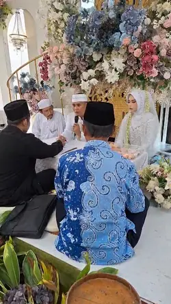 1 Video 8 Foto