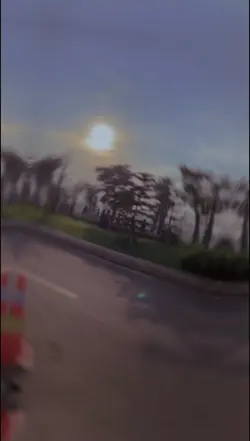 MENGGELEGAR 