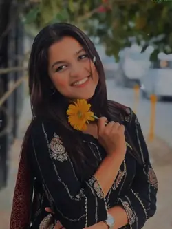 হাজার মানুষের ভিড়ে