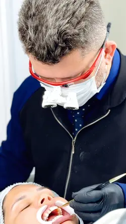 Dentista e facetas