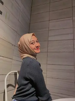 Lirik latar belakang