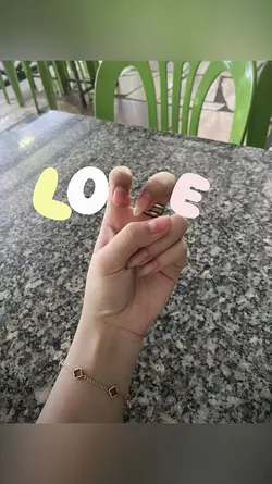 Trend chữ Love