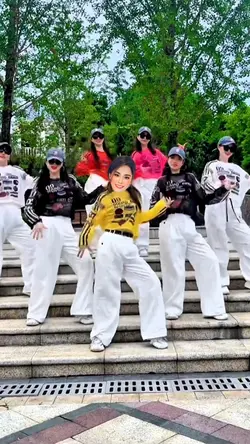 NHẢY CÙNG VŨ ĐOÀN
