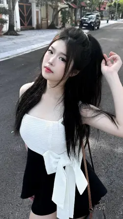 2 pics 26718082155
