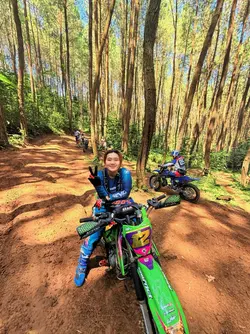FOTO KECE TRABAS MU