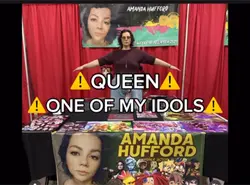 GUYS THE QUEEN!!!!