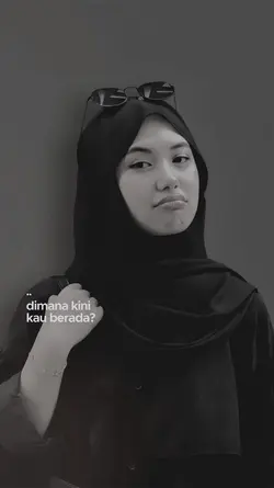 versi hitam putih 