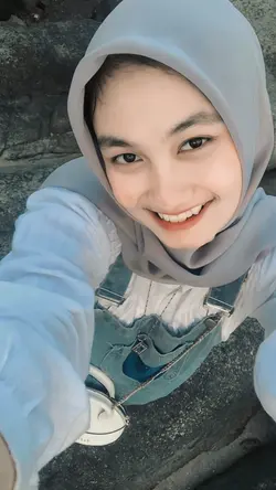 si manis aw aw 