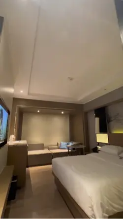 Hotel Cinematic Vibe