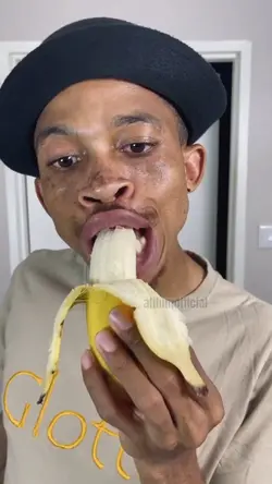 how to eat banana 