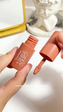 Lip Vinyl