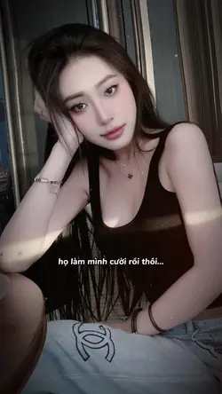 họ làm mình cười rồi