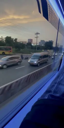 [8/6] Mẫu chuyến xe