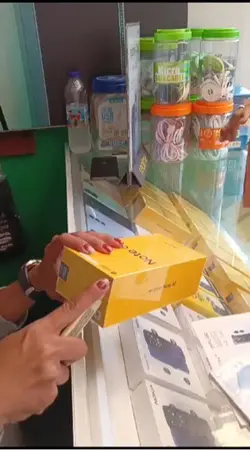 Unboxing realme note