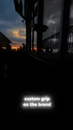CUSTOM GRIP